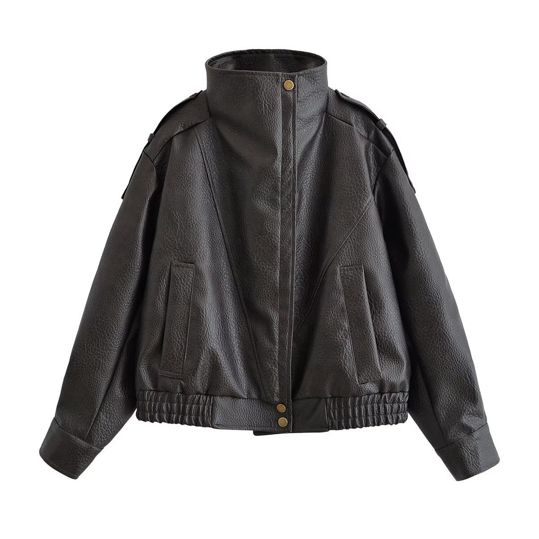 Damen Kurzjacke im Aviator‑Stil aus Kunstleder mit hohem Stehkragen, Schulterriegeln und tailliertem Rippbund Nord Taschen