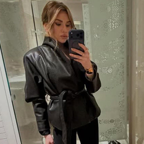 Damen Taillierte Lederjacke mit Wickelgürtel und Kimono-Kragen Nord Taschen