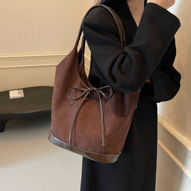 Damen elegante Schultertasche mit verspieltem Schleifendetail Nord Taschen