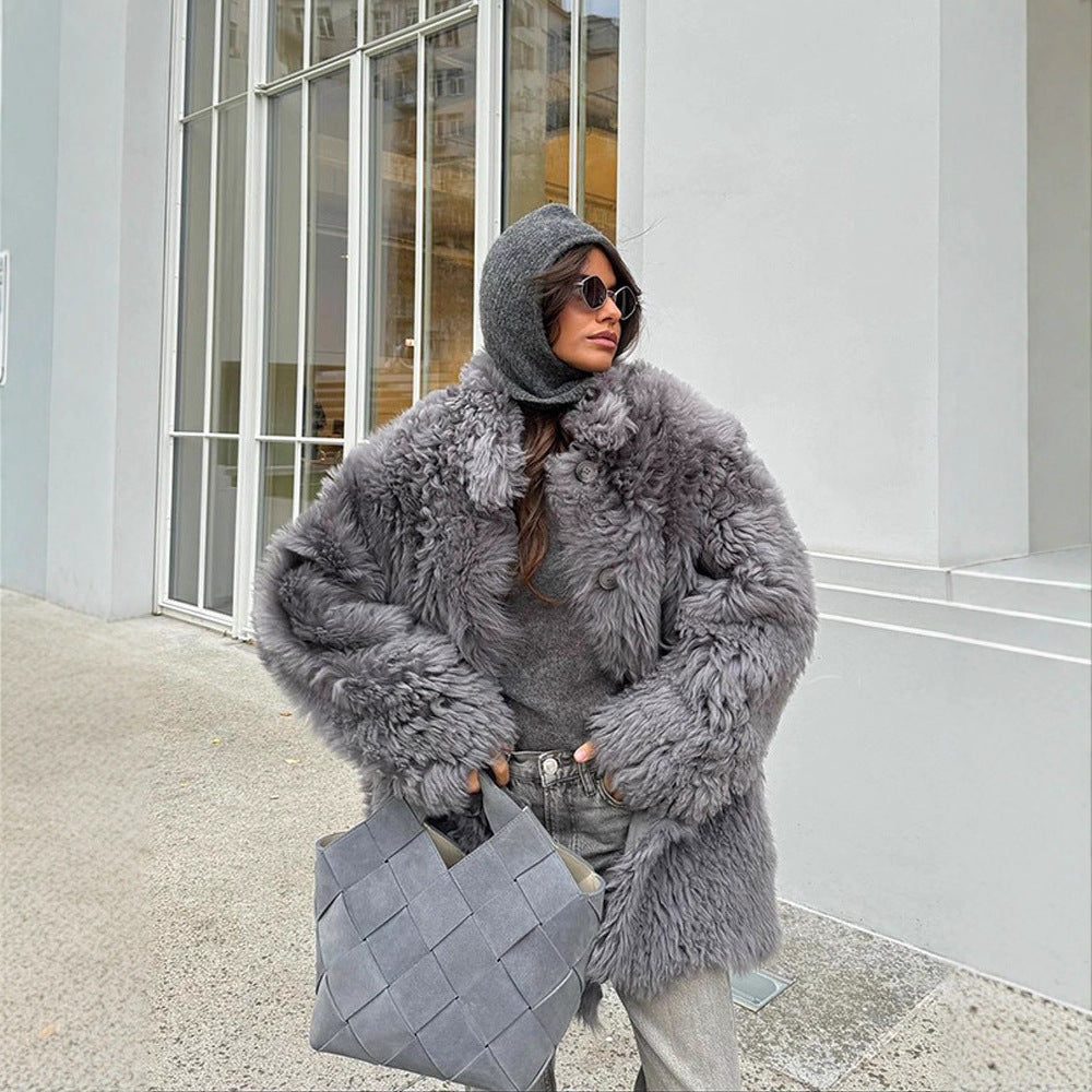 Damen Kurzer Oversize Webpelz‑Mantel mit voluminöser Lockenstruktur und Knopfverschluss Nord Taschen