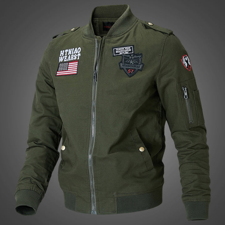 Herren  militärisch inspirierte Bomberjacke mit gestickten Patches, Ärmeltasche, Schulterpatten und robustem Baumwoll-Twill Nord Taschen