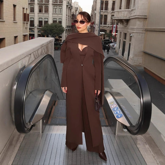 Damen Elegantes Mantelkleid mit Cape-Schulter und taillierter Silhouette Nord Taschen