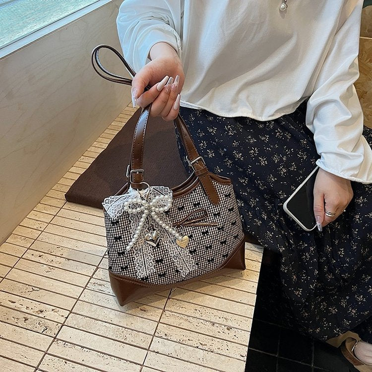 Damen stilvolle Umhängetasche mit elegantem Detail Nord Taschen