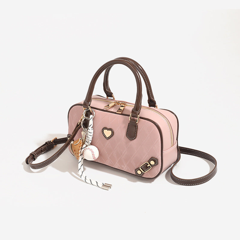 Damen eleganter Markenhandtasche mit verspieltem Schmuckanhänger Nord Taschen