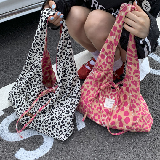 Damen Hobo-Tasche mit verspieltem Punktedesign und praktischem Kordelzug Nord Taschen