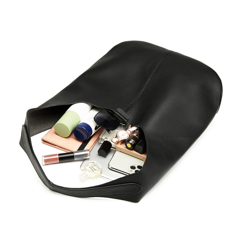 Damen Hobo-Tasche aus hochwertigem Kunstleder mit praktischem Innendesign Nord Taschen