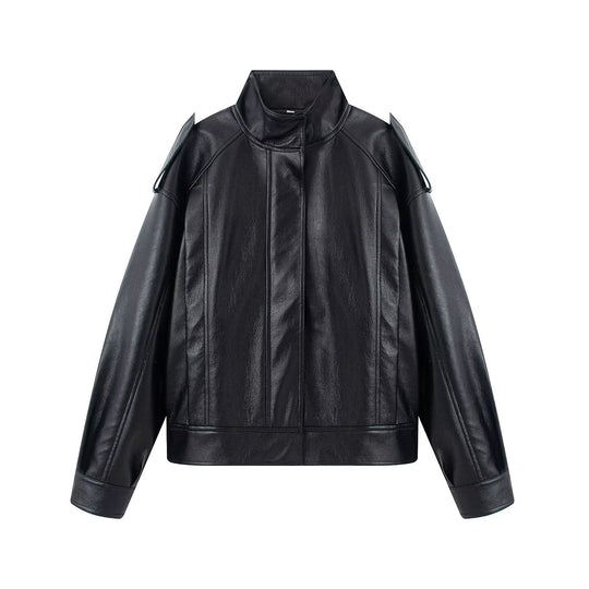 Damen Kurzjacke in Lederoptik mit Stehkragen, überschnittener Schulterpartie und dekorativen Schulterklappen Nord Taschen