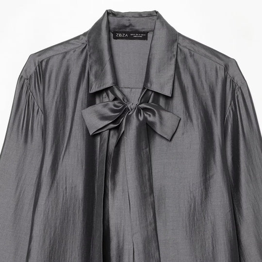 Damen Oversize-Seidenoptik-Bluse mit Schleifenkragen und asymmetrischem Saum Nord Taschen