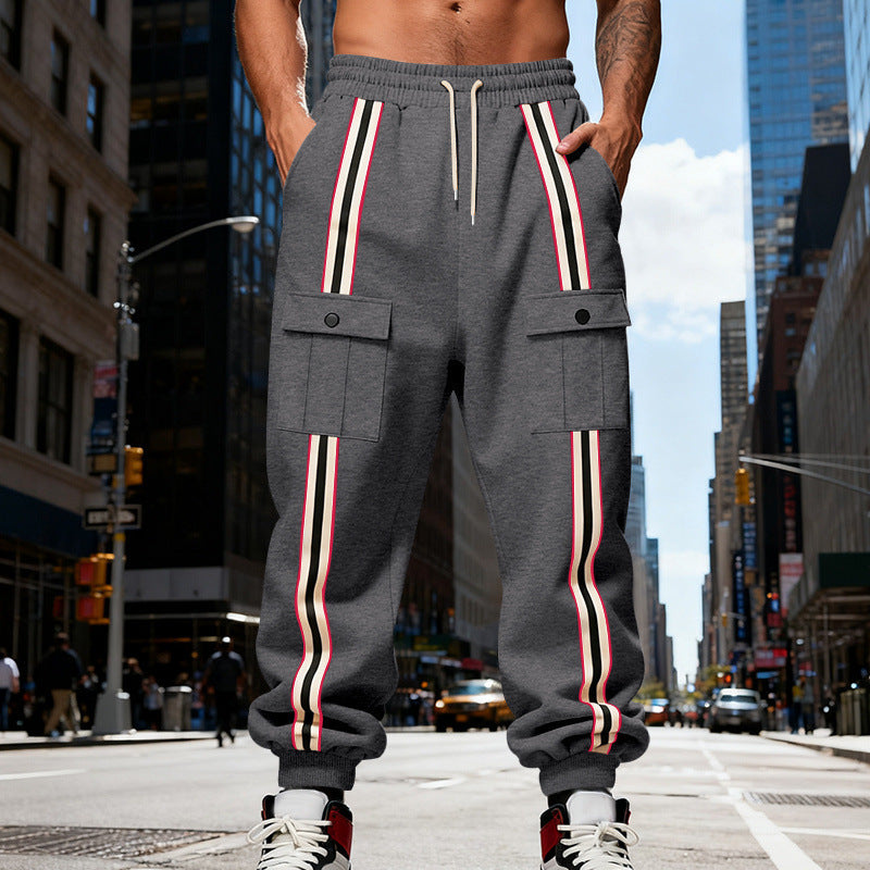 Herren Cargo-Jogginghose im Urban-Streetwear-Look mit Kontraststreifen und Klappentaschen Nord Taschen