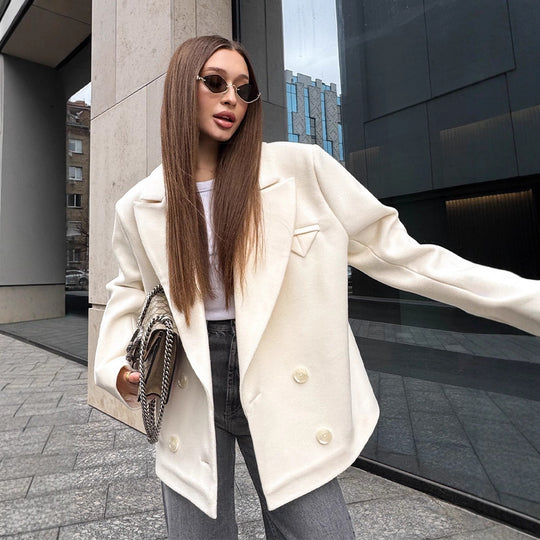 Damen Oversize Doppelreihiger Kurzblazer im Cocoon-Schnitt aus Wollmix Nord Taschen