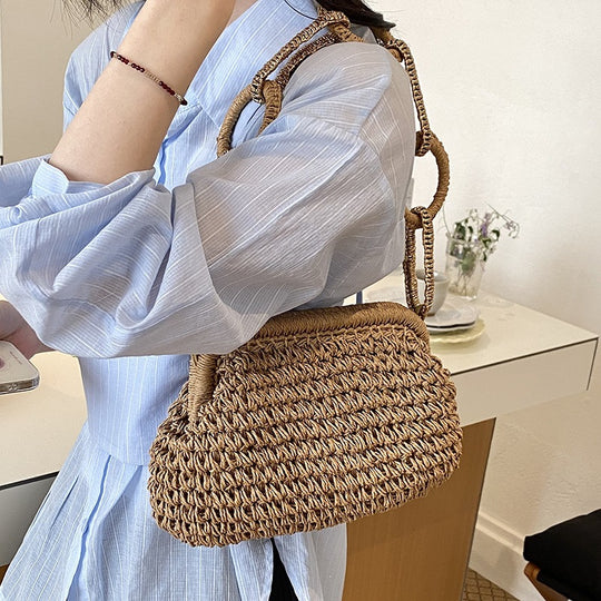 Damen-Handtasche aus geflochtenem Material mit dekorativen Griffen Nord Taschen