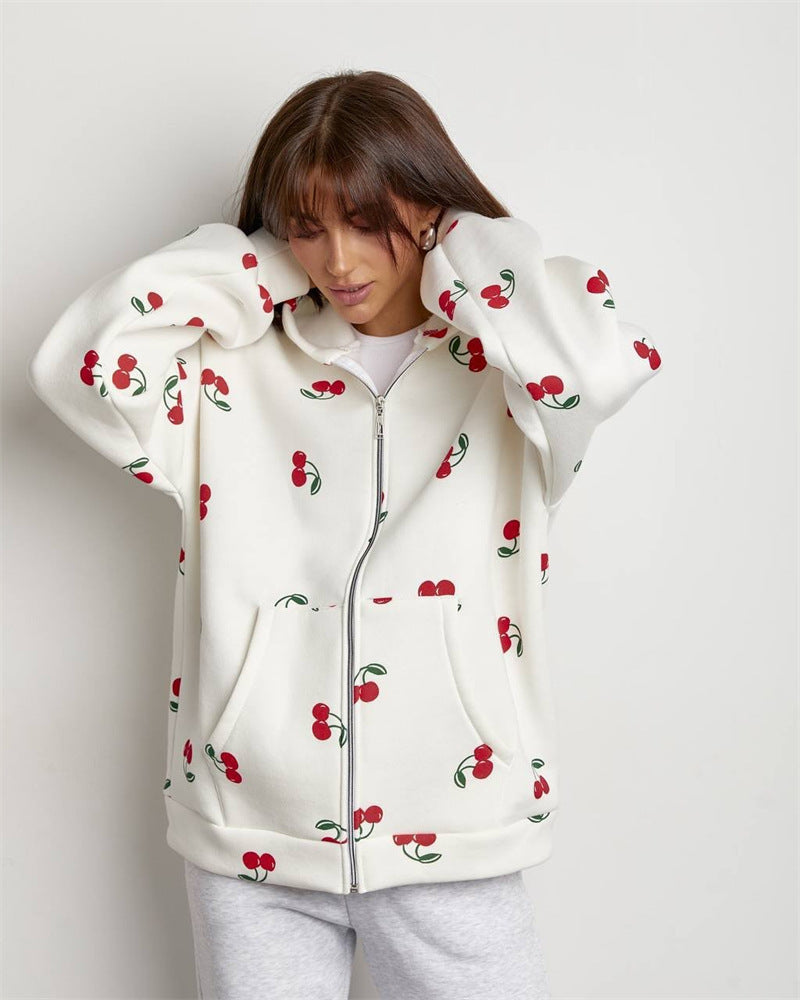 Damen verspielter Kapuzen-Zippullover mit Kirschenprint und oversized Passform Nord Taschen