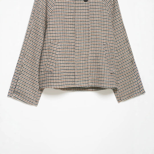 Damen Kurzgeschnittene Bouclé-Jacke mit hohem Stehkragen und Raglanärmeln Nord Taschen