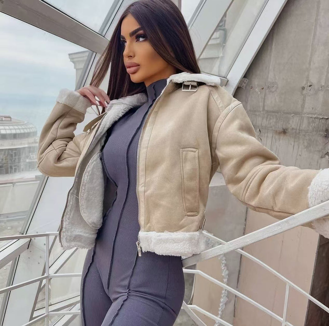 Damen Hochgeschnittene Pilotjacke aus veganer Lederoptik mit Teddyfutter und Reißverschluss Nord Taschen