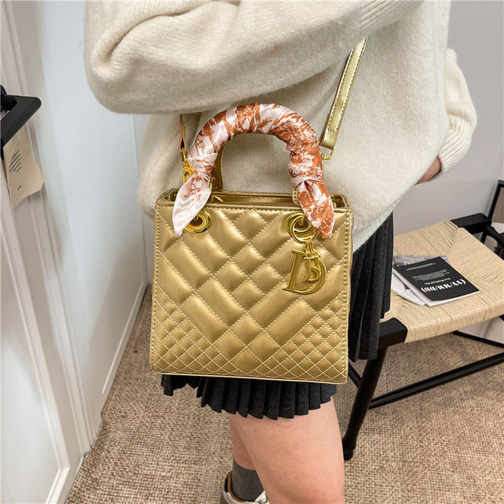 Damen Handtasche mit modischem Tuchdetail Nord Taschen