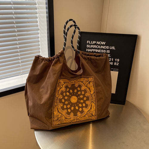 Damen Tragetasche mit einzigartigem, handgefertigtem Design | Nord Taschen
