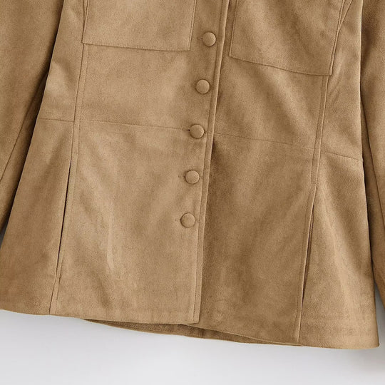 Damen Taillierte Military-inspirierte Jacke aus Veloursimitat mit Stehkragen und aufgesetzten Brusttaschen Nord Taschen