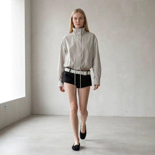 Damen Kurz geschnittene leichte Übergangsjacke mit Stehkragen und elastischem Saum Nord Taschen