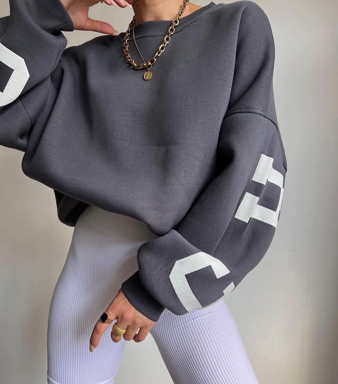 Damen Oversized Sweatshirt mit Blockprint-Ärmeln und weitem Drop-Shoulder-Schnitt Nord Taschen