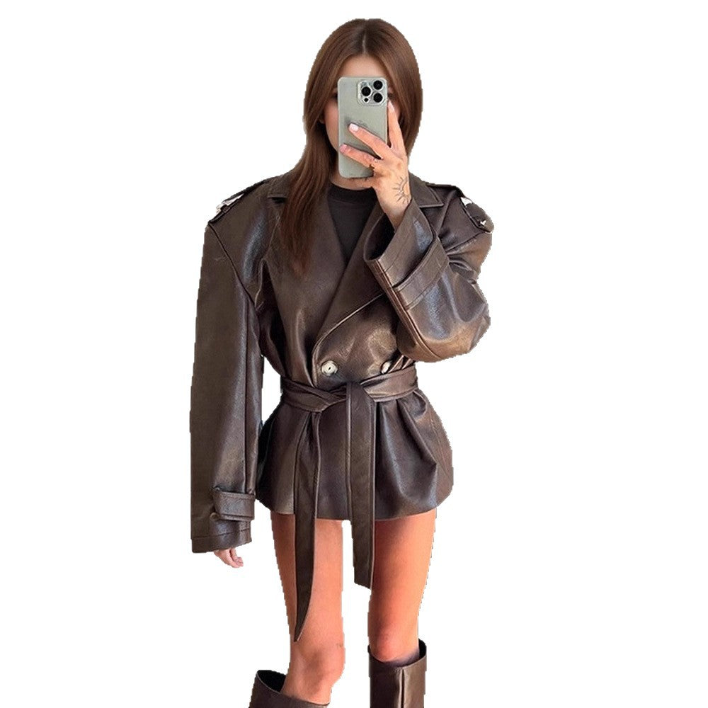 Damen Kurzjacke aus Lederimitat mit Taillengürtel und Oversize‑Schulterpartie Nord Taschen