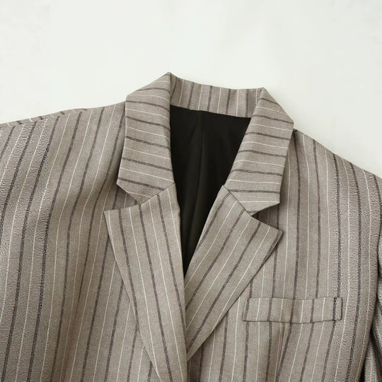 Damen Taillierter Leinenmix-Blazer mit Nadelstreifen, Pattentaschen und Taillengürtel-Detail Nord Taschen