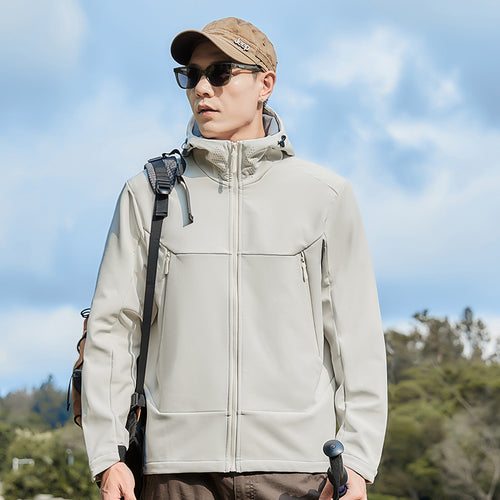 Herren Softshell-Funktionsjacke mit hohem Thermokragen, Kapuze und wasserabweisenden Reißverschlüssen Nord Taschen