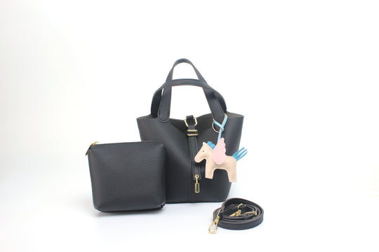 Damen Hobo-Tasche mit abnehmbarem Mini-Organizer und charmantem Tieranhänger Nord Taschen
