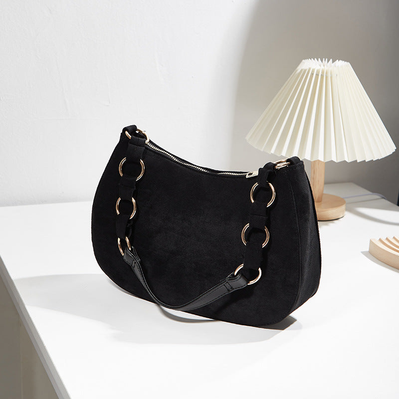 Damen Hobo-Tasche mit elegantem Kettenriemen und geschmeidiger Velours-Oberfläche Nord Taschen