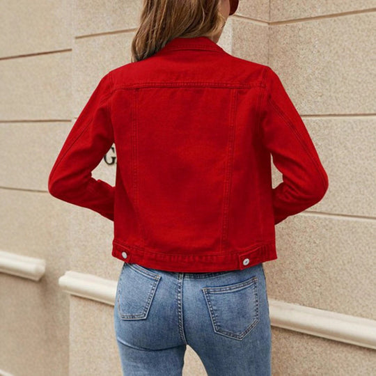 Damen taillierte kurze Jeansjacke im Trucker‑Stil mit Pattentaschen Nord Taschen