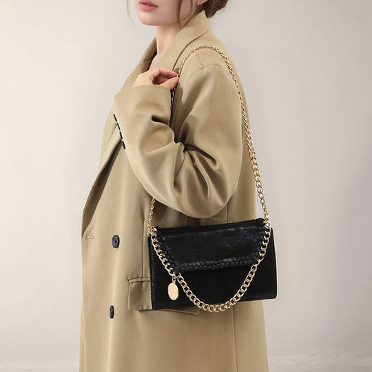 Damen Clutch mit eleganter Kettenverzierung und luxuriösem Samtmaterial Nord Taschen