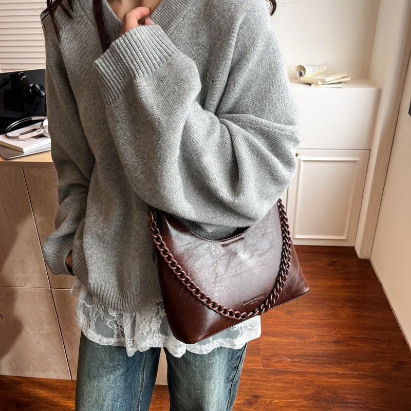 Damen trendige Schultertasche mit Kettenakzent Nord Taschen