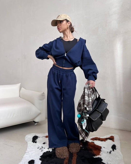 Damen kurzes Kapuzen-Sweatjacke mit Balloonärmeln und elastischer High-Waist Palazzo-Freizeithose Nord Taschen