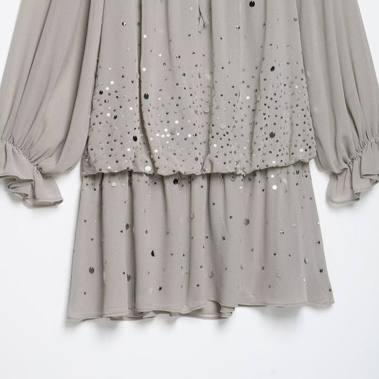 Damen Fließendes Chiffon-Minikleid mit Carmen-Ausschnitt, Volants und Pailletten Nord Taschen
