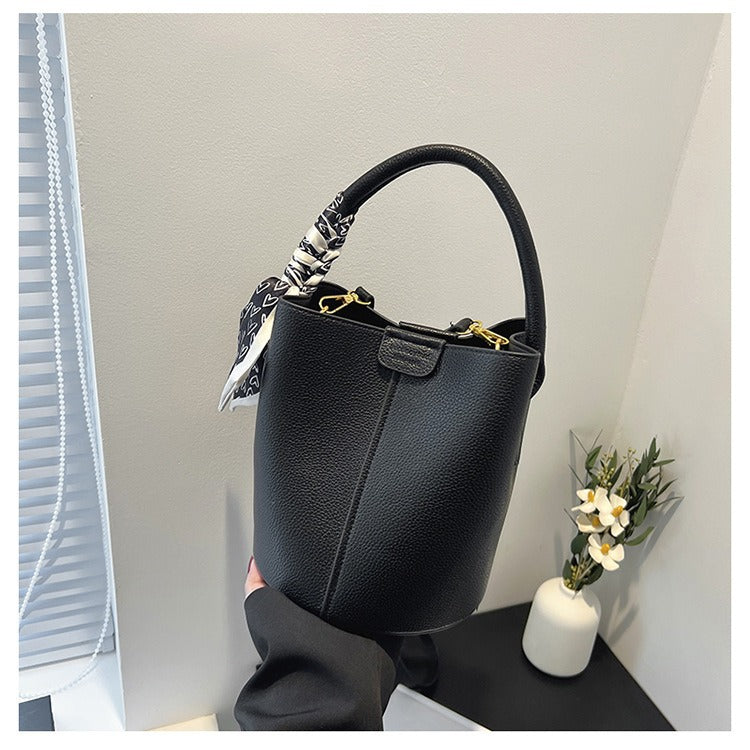 Damen Minimalistische Bucket Bag mit stilvollem Trageriemen Nord Taschen