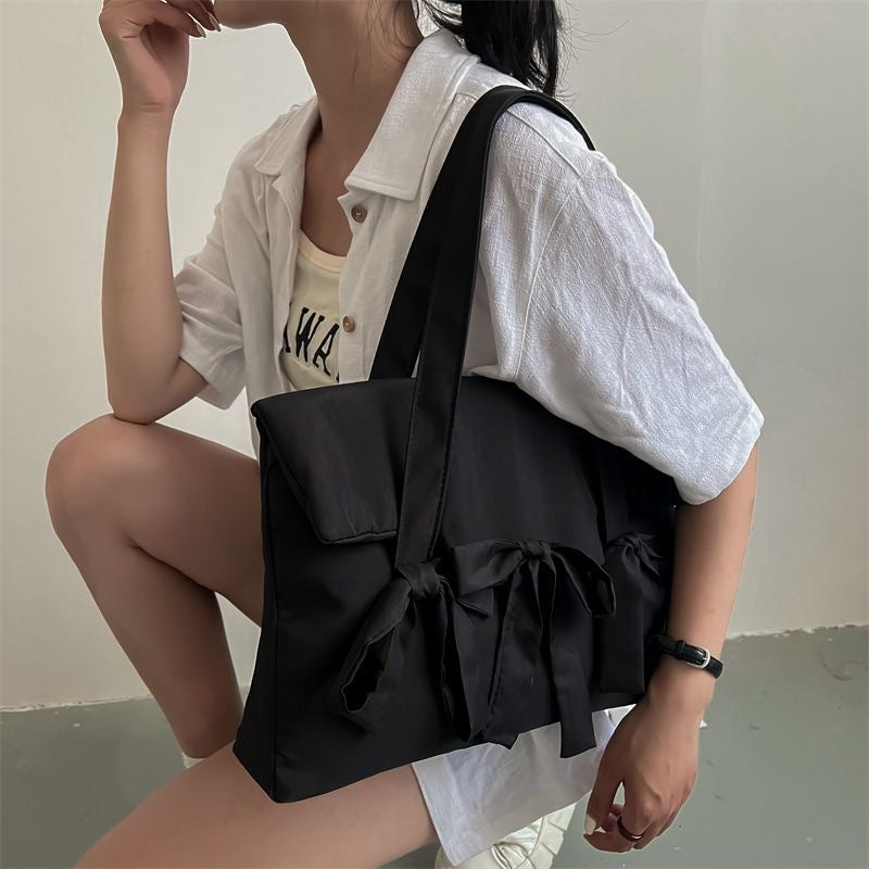 Damen elegante Tragetasche mit modischem Schleifendetail Nord Taschen