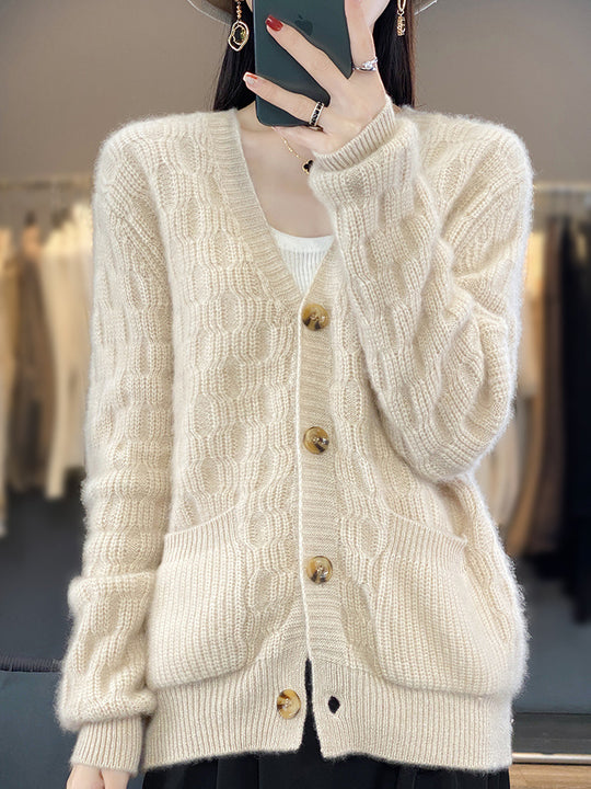 Damen Weicher Angora‑Look Zopfmuster-Cardigan mit V‑Ausschnitt und aufgesetzten Taschen Nord Taschen
