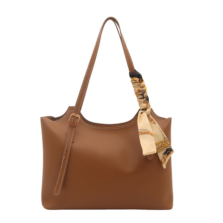 Damen elegante Tote-Bag mit feinem Tragegurt und modischen Accessoires Nord Taschen