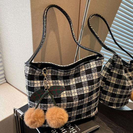 Damen lässige Umhängetasche mit modernem Karomuster Nord Taschen