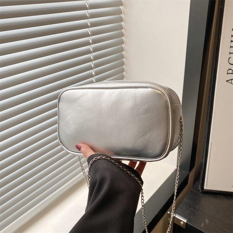 Damen elegante Handtasche mit glänzender Oberfläche und feinem Reißverschluss Nord Taschen