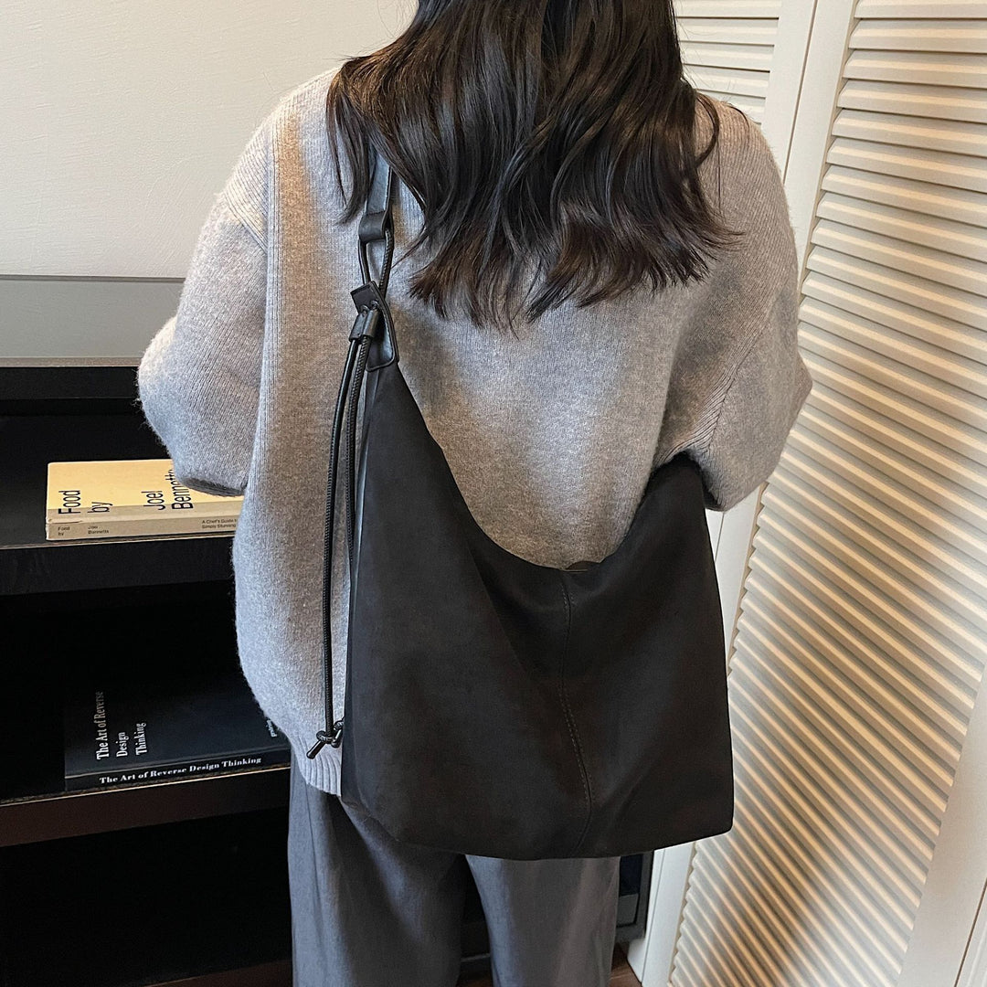 Damen Hobo-Tasche aus weichem Veloursleder mit verstellbarem Schulterriemen Nord Taschen