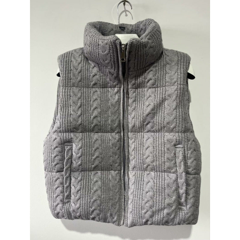 Damen Gepolsterte Strickweste mit Zopfstrickstruktur und Stehkragen Nord Taschen