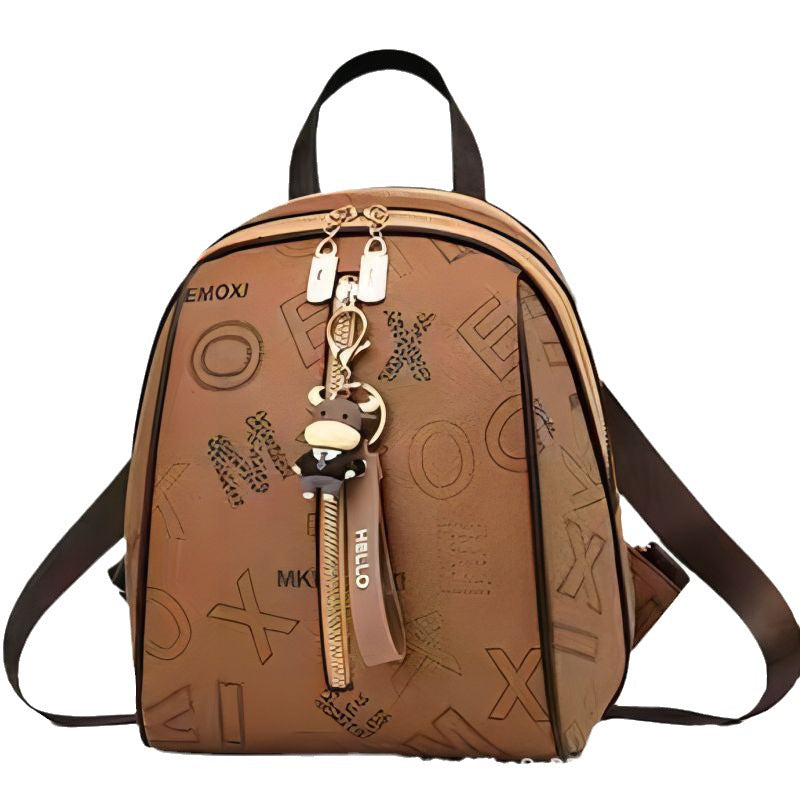 Damen Rucksackhandtasche mit modernem Schriftzug und charmantem Anhänger Nord Taschen