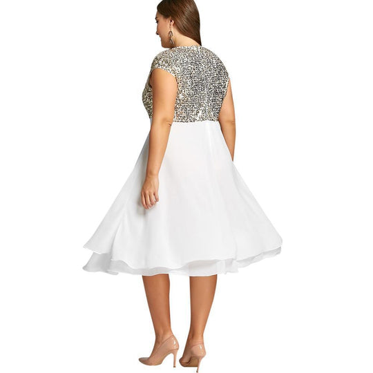 Damen Elegantes Cocktailkleid mit schimmerndem Oberteil und schwingendem Rock Nord Taschen