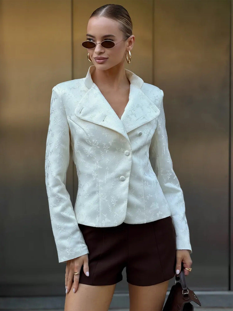 Damen Taillierter Jacquard-Blazer mit überlappendem Revers und dekorativen Knöpfen Nord Taschen