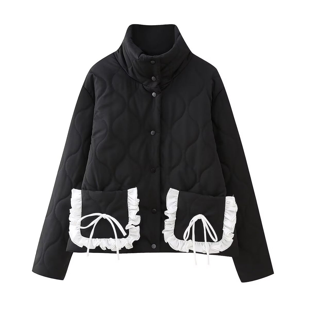 Damen Kurz gesteppte Jacke mit hohem Stehkragen und Rüschentaschen Nord Taschen