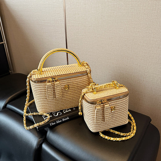 Damen modische Handtasche im strukturierten Design mit goldenen Akzenten Nord Taschen