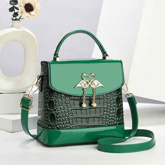 Damen elegante Handtasche im stilvollen Krokodil-Look mit einzigartigem Verschluss Nord Taschen