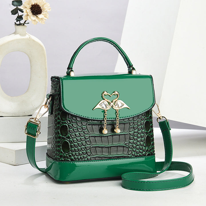 Damen elegante Handtasche im stilvollen Krokodil-Look mit einzigartigem Verschluss Nord Taschen