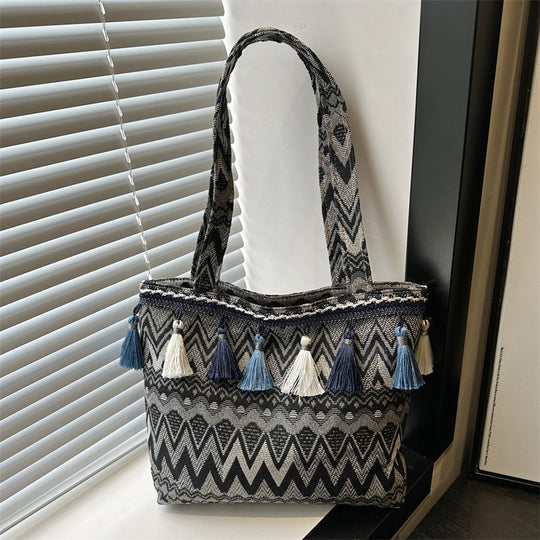 Damen Tragetasche mit stylishen Quasten und modernem Zickzackdesign Nord Taschen