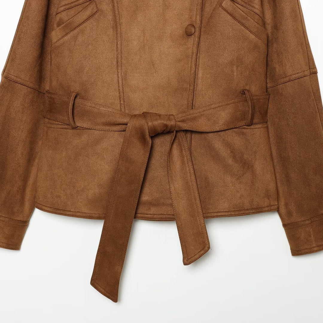 Damen Taillierte Kurzjacke aus weichem Veloursimitat mit asymmetrischer Knopfleiste und Bindegürtel Nord Taschen